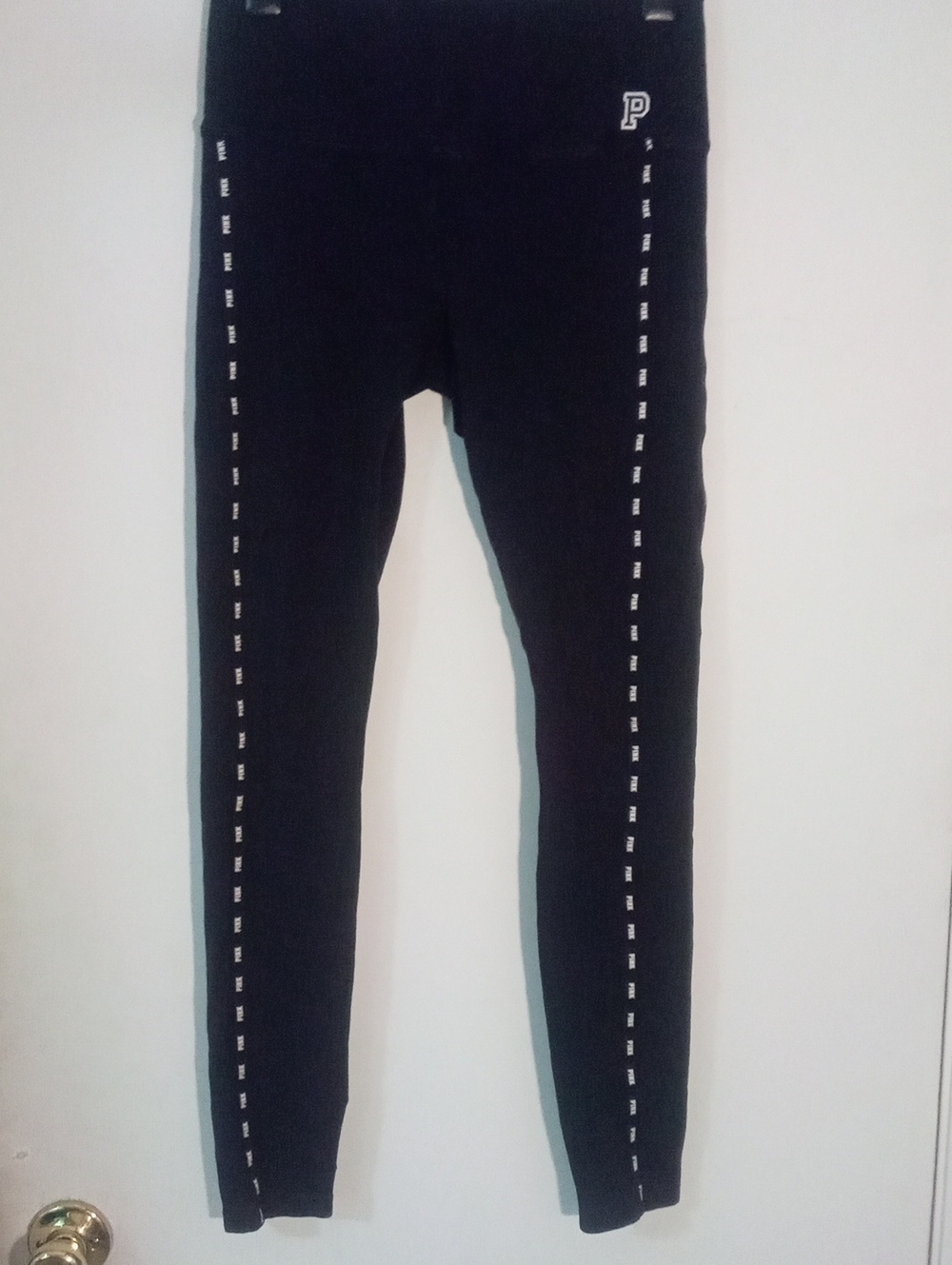 Pink Yoga Black Stretch Leggings Stitch Detail Medium EUC VS